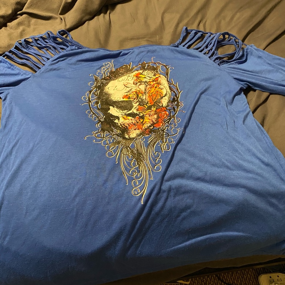 Women’s Long Sleeve Skull Tshirt